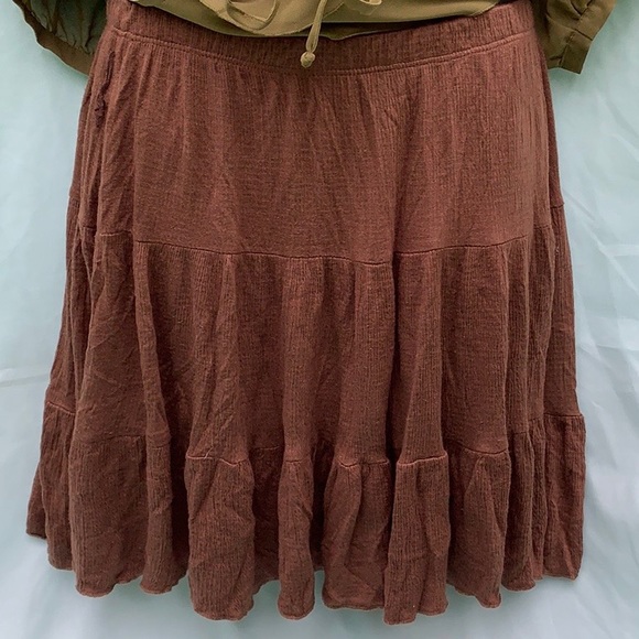 Flowy A-line brown skirt - Picture 3 of 3